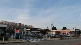 Refait en 2012, le centre commercial de Saint-Aignan de Grand Lieu compte 9 commerces.