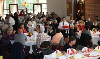 Chaque année, un repas est organisé en l'honneur des aînés.