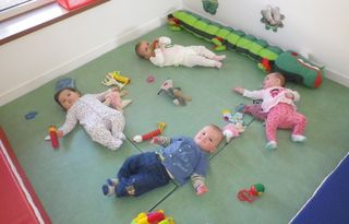 Le coin "éveil" des bébés à Pom' de Rainette.